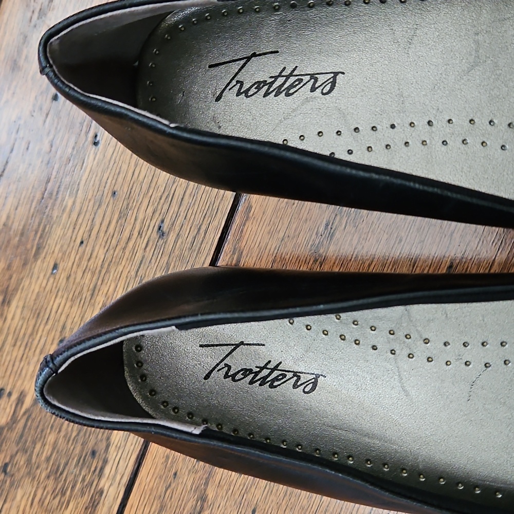 Trotters Black Leather Loafers Rubber Flexible Soles Size 10 N - Picture 6 of 9
